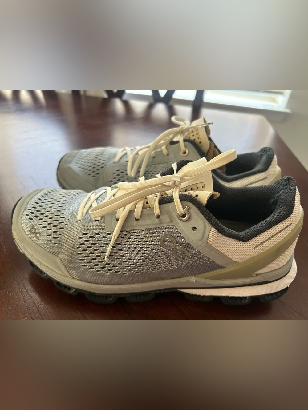 On Running Women's Sneakers in Gray and Cream size 6